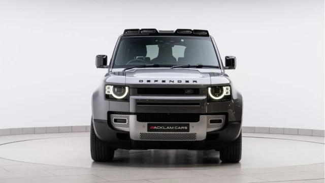 Land Rover Defender (24 Reg) 110 3.0 D250 SE Hard Top Commercial (6 Seat) (+VAT) Image 8