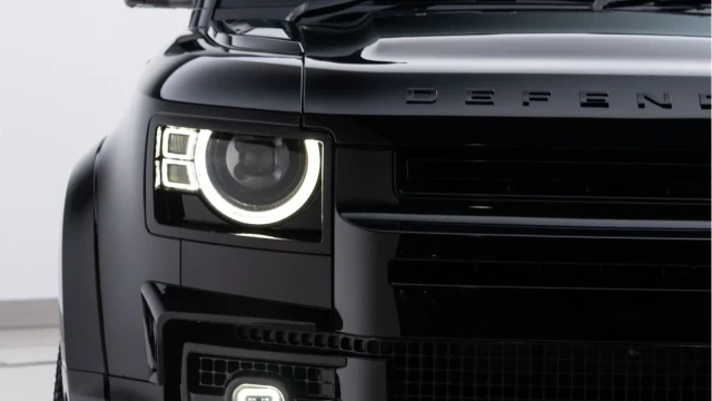 Land Rover Defender (25 Reg) 110 3.0 D250 X-Dynamic HSE Hard Top Commercial (Bespoke) (+VAT) Image 8