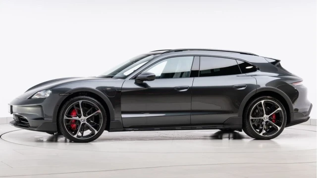 Porsche Taycan (74 Reg) 4S Cross Turismo (VAT Q) Image 4