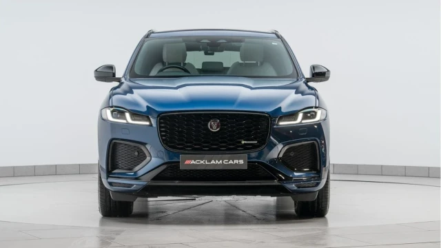 Jaguar F-pace (72 Reg) 2.0 D200 R-Dynamic Black AWD Image 7