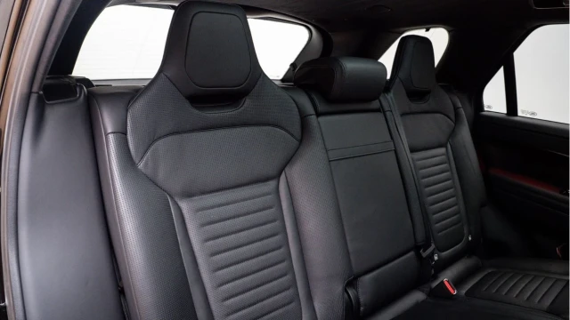Land Rover Range Rover Sport (24 Reg) 4.4 V8 P635 SV Edition One Image 8
