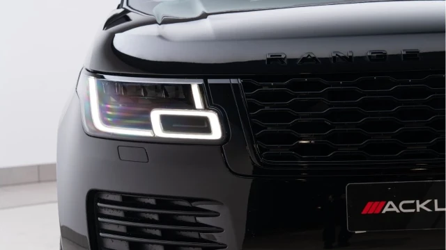 Land Rover Range Rover (70 Reg) 3.0SDV6 Autobiography (Black Pack) Image 6