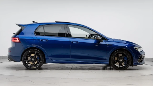 Volkswagen Golf R (73 Reg) 2.0TSI 4Motion (R Performance) Image 6