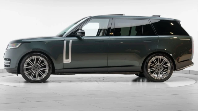 Land Rover Range Rover (24 Reg) 3.0 D350 Autobiography LWB (7 Seat) (VAT Q) Image 5