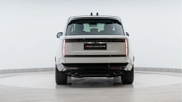 Land Rover Range Rover (25 Reg) 3.0 P400 HSE LWB 7 Seat Image 5