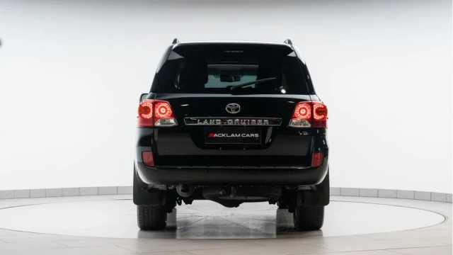 Toyota Land Cruiser V8 (64 Reg) V8 4.5 D-4D (7 Seat) Image 5