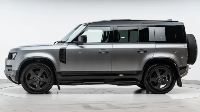 Land Rover Defender (24 Reg) 110 3.0 D250 X-Dynamic HSE (7 Seat) Image 5