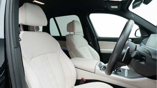 BMW X5 (72 Reg) 3.0 40D M Sport xDrive Image 3