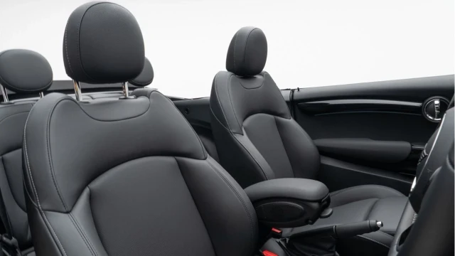 MINI Convertible (24 Reg) Cooper 2.0 S Classic Convertible (VAT Q) Image 3