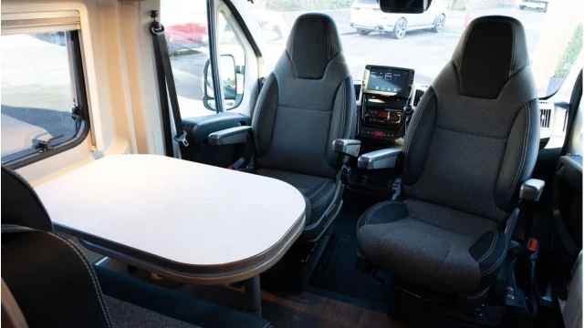 Carado CV640 (20 Reg) 2.3D (5 Berth) (160bhp Auto) Image 3