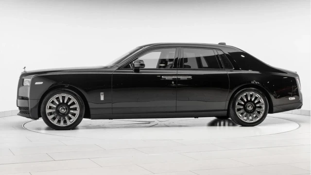 Rolls-Royce Phantom (74 Reg) 6.75 V12 VIII Series II Image 4
