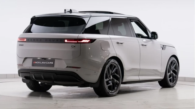 Land Rover Range Rover Sport (73 Reg) 3.0 D300 Dynamic SE (Black Pack) Image 5