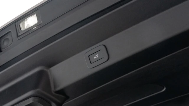 Land Rover Range Rover Sport (74 Reg) 3.0 P460e Dynamic SE Hybrid (Black Pack) Image 7