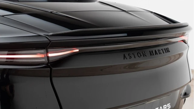 Aston Martin DBS Superleggera (71 Reg) 5.2 V12 Superleggera Volante Image 7