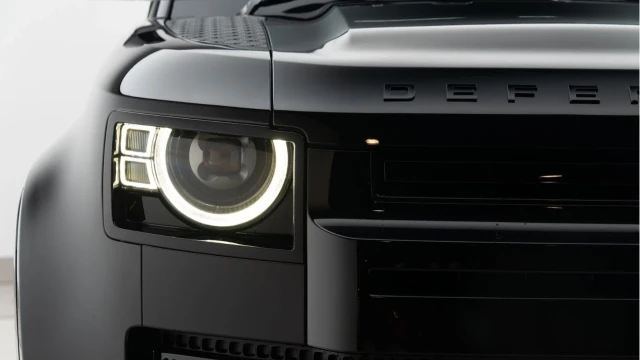 Land Rover Defender (75 Reg) 110 3.0 D350 X-Dynamic HSE (7 Seat) (Black Pack) Image 8