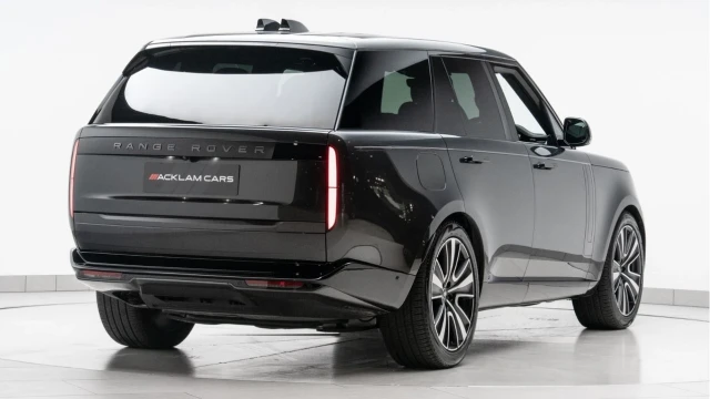 Land Rover Range Rover (25 Reg) 3.0 D300 SE (Shadow Pack) Image 5