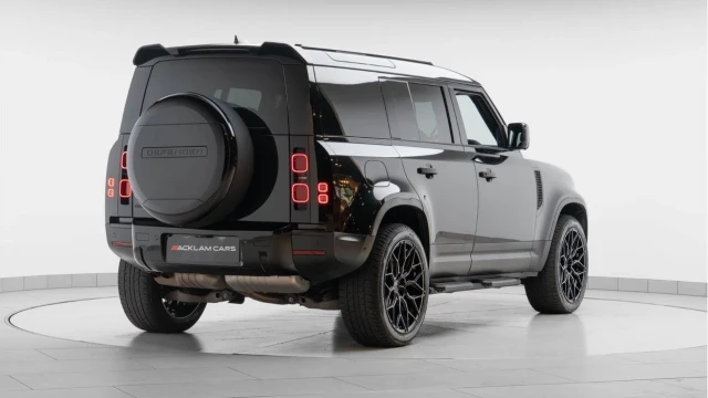 Land Rover Defender (73 Reg) 110 3.0 D250 Hard Top (6 Seat) (+VAT) Image 7
