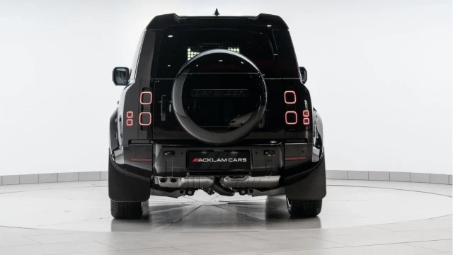 Land Rover Defender (25 Reg) 90 3.0 D250 X-Dynamic SE Hard Top Commercial (+VAT) (Bespoke) Image 5