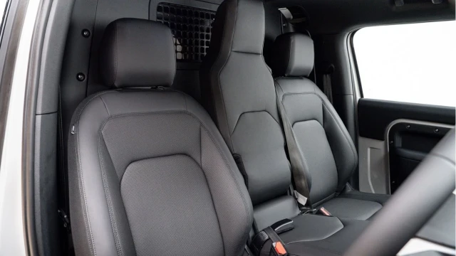 Land Rover Defender (75 Reg) 90 3.0 D250 S Hard Top Commercial (3 Seat) (+VAT) Image 3
