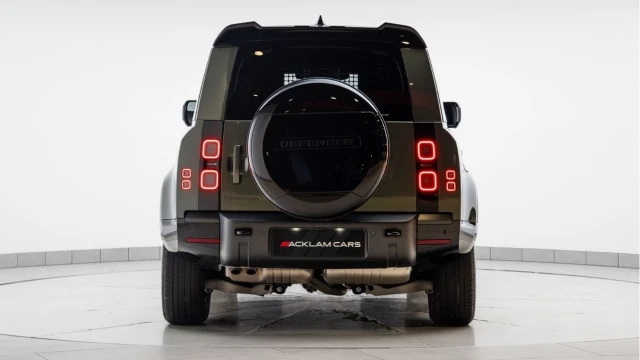 Land Rover Defender (75 Reg) 110 3.0 D250 X-Dynamic SE Hard Top Commercial (+VAT) Image 8