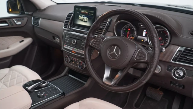 Mercedes-Benz Gls (19 Reg) GLS350 3.0D Grand Edition 4Matic Image 5