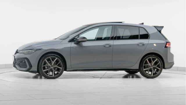 Volkswagen Golf (75 Reg) 1.5ETSI Black Edition DSG (Mk8.5) Image 5