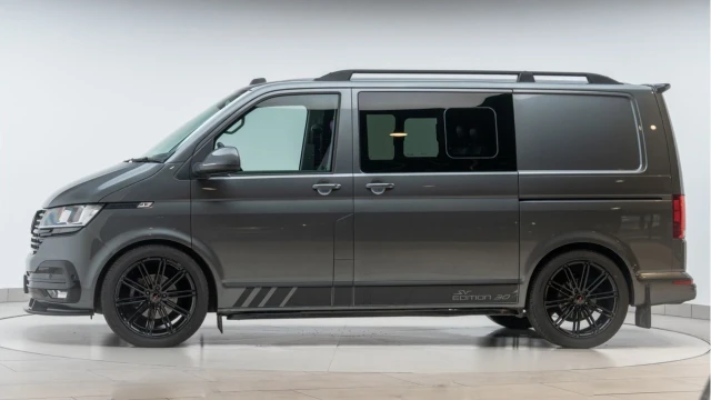 Volkswagen Transporter (71 Reg) T28 2.0TDI Highline DSG (5 Seat) (SV Edition 30) (+VAT) Image 4
