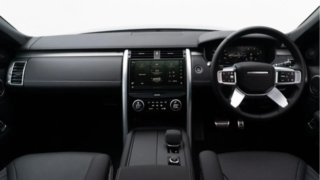 Land Rover Discovery (25 Reg) 3.0 D350 Dynamic HSE (Bespoke) (VAT Q) Image 2