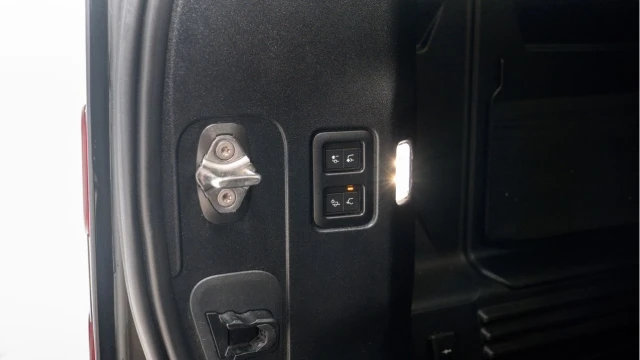 Land Rover Defender (24 Reg) 110 3.0 D250 XS Edition Image 8
