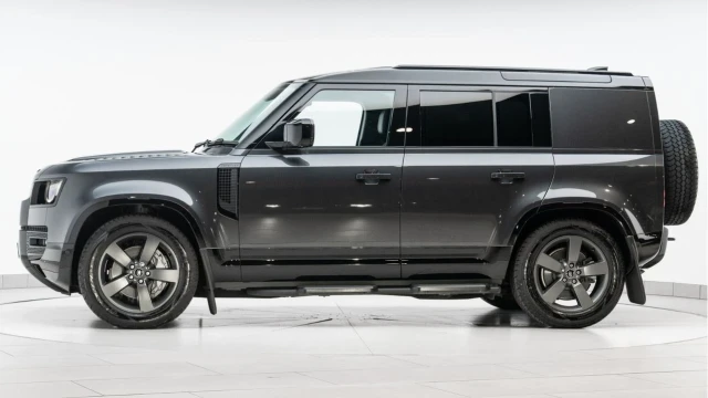 Land Rover Defender (74 Reg) 110 3.0 D350 X-Dynamic HSE Hard Top Commercial (5 Seat) (+VAT) Image 6