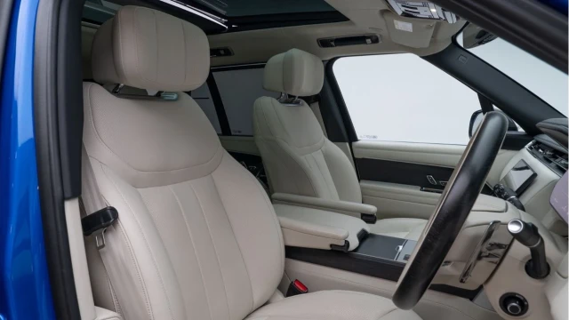 Land Rover Range Rover (73 Reg) 3.0 D350 Autobiography Image 3