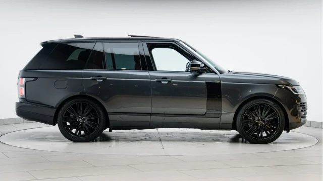 Land Rover Range Rover (21 Reg) 3.0 D300 Westminster Black Image 5