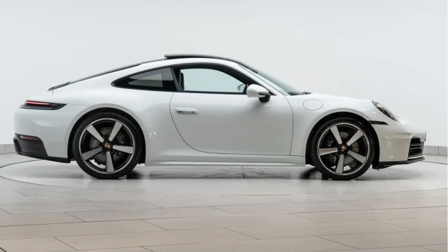 Porsche 911 (25 Reg) 3.0 Carrera PDK Coupe (992.2) Image 7
