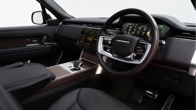 Land Rover Range Rover (24 Reg) 3.0 D300 Autobiography (Shadow Pack) Image 7