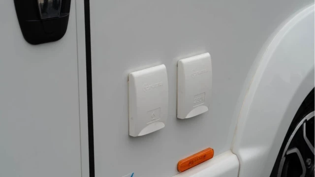 Swift Kon-Tiki 894 (74 Reg) 2.2D Auto (4 Berth) Image 7