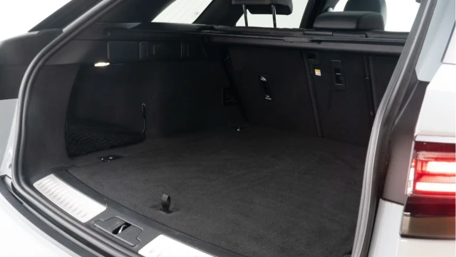 Land Rover Range Rover Velar (23 Reg) 2.0 D200 Dynamic SE Image 4