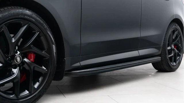 Land Rover Range Rover Sport (73 Reg) 3.0 D300 Dynamic SE (Black Pack) Image 5