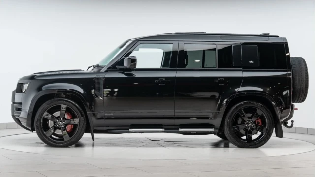 Land Rover Defender (72 Reg) 110 3.0 P400 X (Black Pack) Image 4