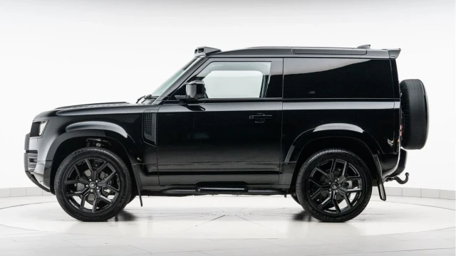 Land Rover Defender (25 Reg) 90 3.0 D250 S Hard Top Commercial (3 Seat) (+VAT) Image 6