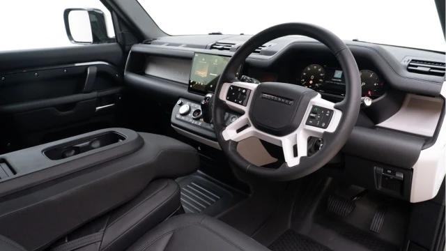 Land Rover Defender (25 Reg) 90 3.0 D250 X-Dynamic HSE Hard Top Commercial (3 Seat) (+VAT) Image 2