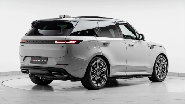Land Rover Range Rover Sport (23 Reg) 3.0 P440e Dynamic SE Hybrid (Black Pack) Image 5