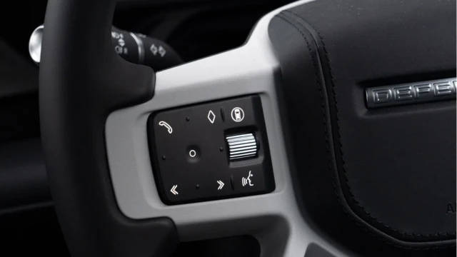 Land Rover Defender (25 Reg) 90 3.0 D350 X-Dynamic HSE (Bespoke) Image 5
