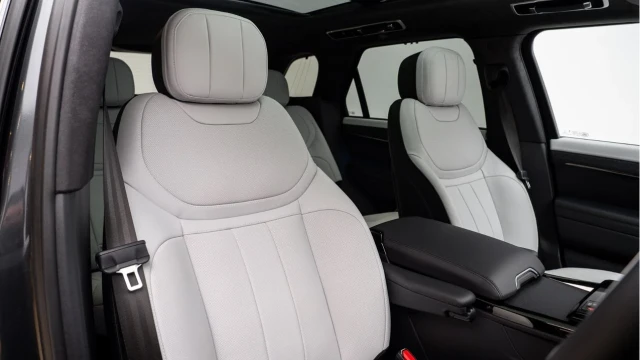 Land Rover Range Rover Sport (75 Reg) 4.4 V8 P530 Autobiography (VAT Q) Image 3