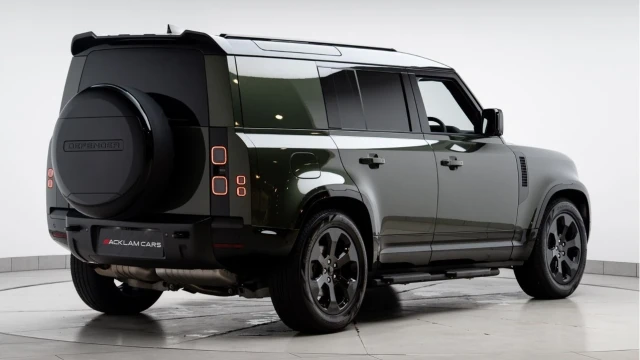 Land Rover Defender (75 Reg) 110 3.0 D250 X-Dynamic SE Hard Top Commercial (+VAT) Image 7