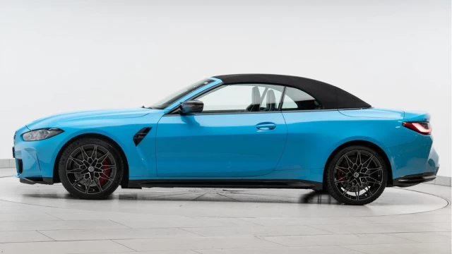 BMW M4 (23 Reg) 3.0 Competition M xDrive Convertible (Ultimate) (VAT Q) Image 5