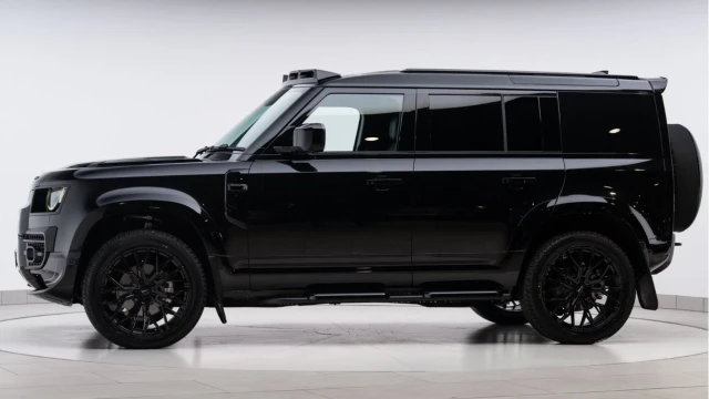 Land Rover Defender (25 Reg) 110 3.0 D250 X-Dynamic HSE Hard Top Commercial (Bespoke) (+VAT) Image 4