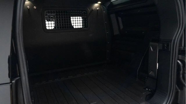 Land Rover Defender (25 Reg) 90 3.0 D250 S Hard Top Commercial (3 Seat) (+VAT) Image 8