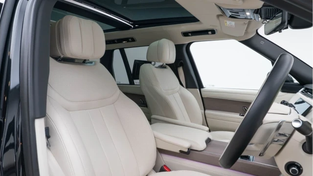 Land Rover Range Rover (23 Reg) 3.0 D350 First Edition (Shadow Pack) Image 3