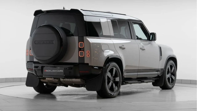 Land Rover Defender (75 Reg) 110 3.0 D250 X-Dynamic SE (Black Pack) Image 6