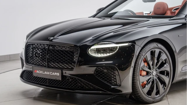 Bentley Continental (25 Reg) GTC 4.0 V8 Black Edition Hybrid Convertible Image 6